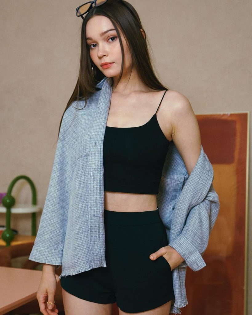 Cropped Blouse + High-Waisted Shorts