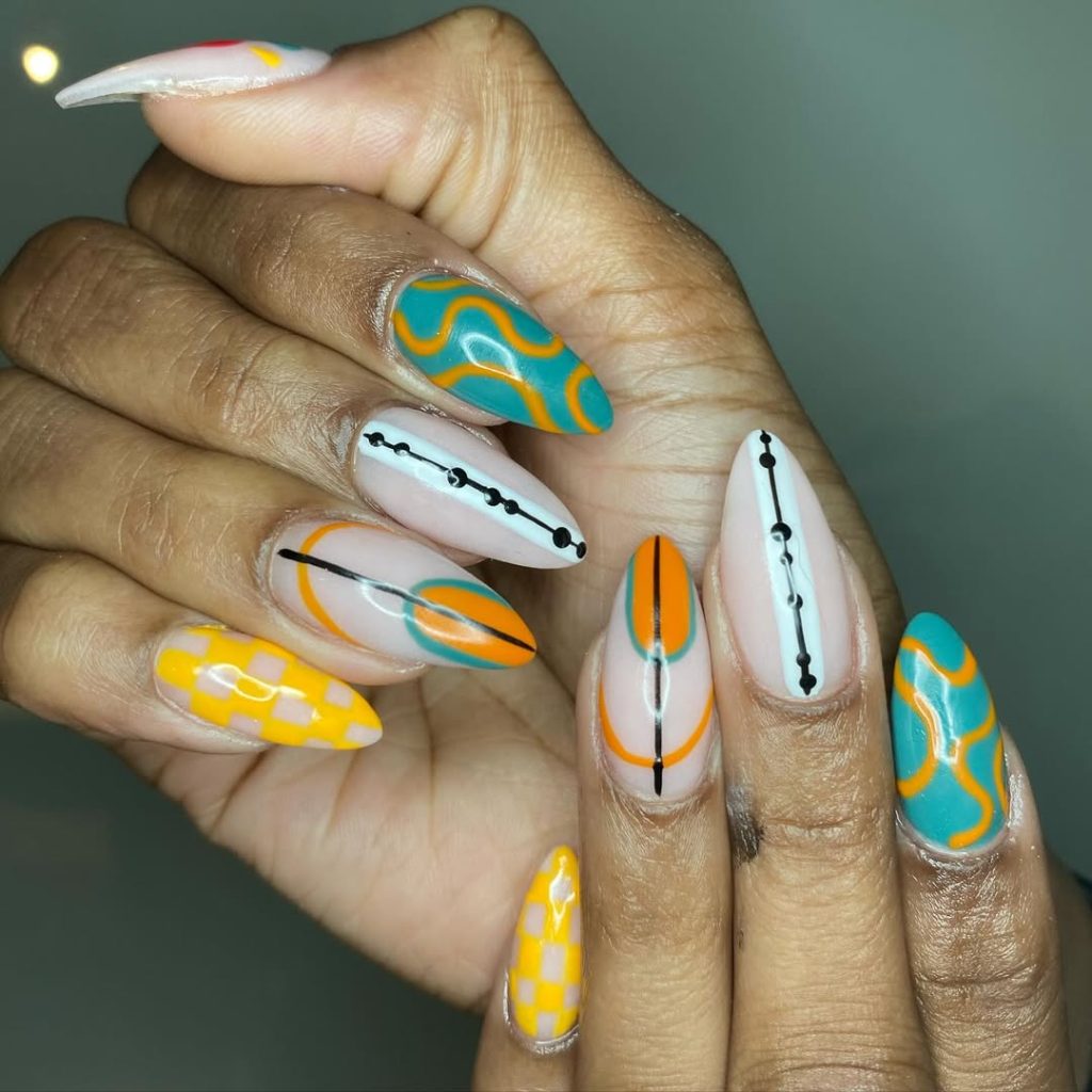 Geometric Lines nails