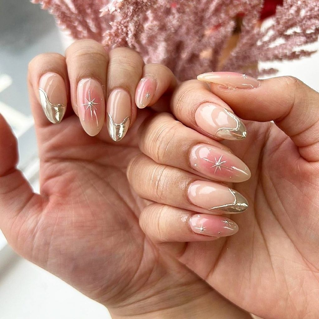 Peach and Gold Accent Nails